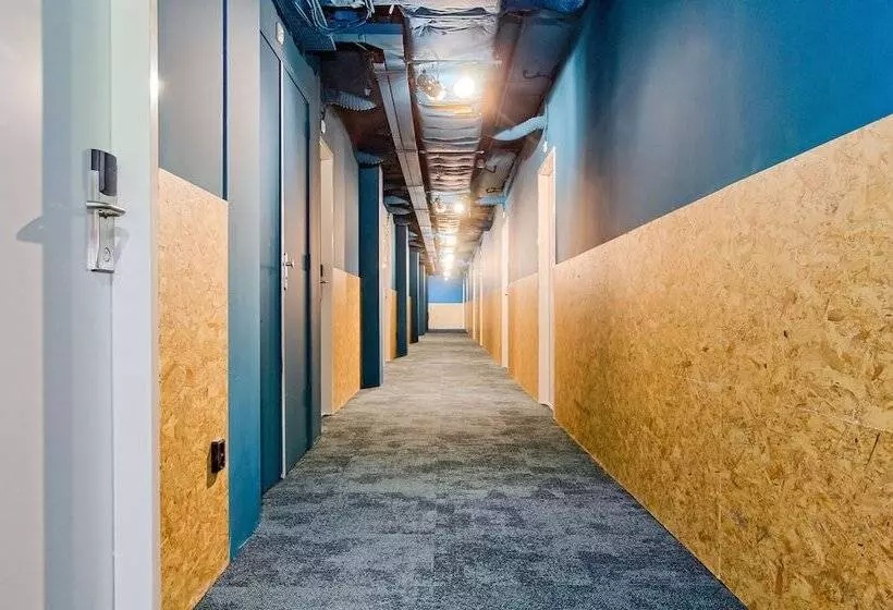 Urban Hotel The Golden Stork