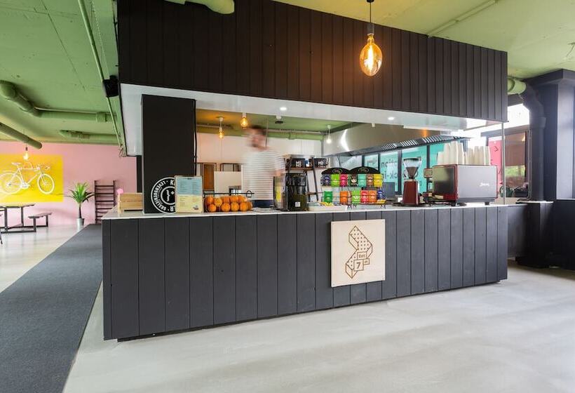 Urban Hotel The Golden Stork