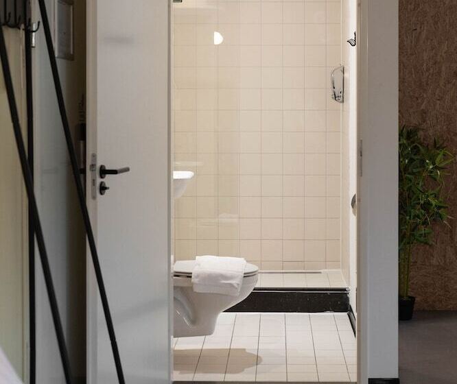 Urban Hotel The Golden Stork