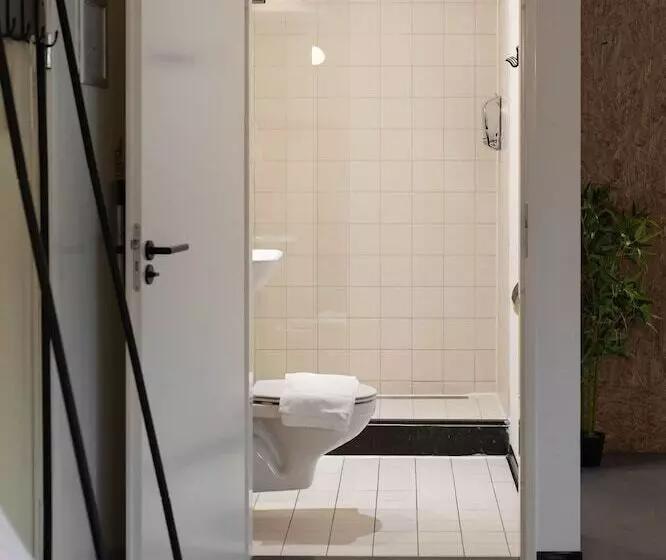 Urban Hotel The Golden Stork