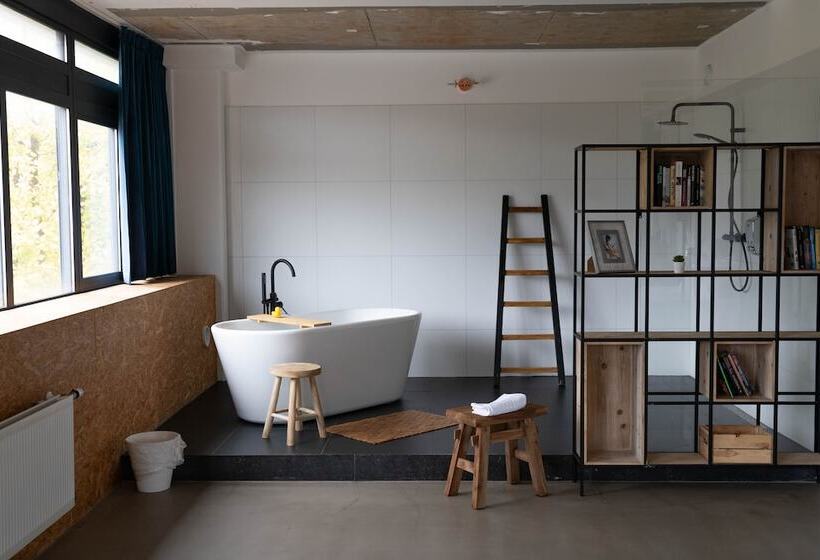 Urban Hotel The Golden Stork