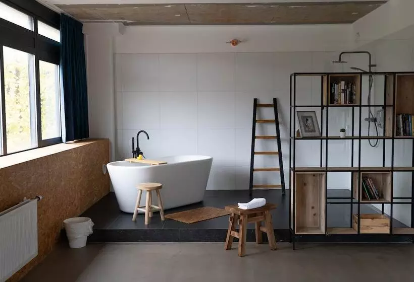 Urban Hotel The Golden Stork