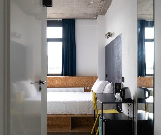 Urban Hotel The Golden Stork