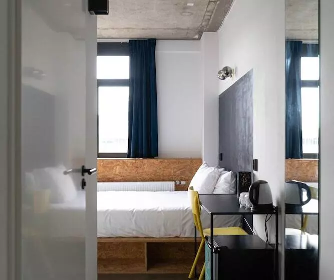 Urban Hotel The Golden Stork