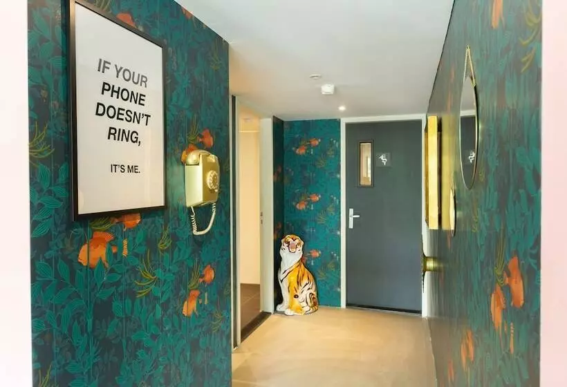 Urban Hotel The Golden Stork