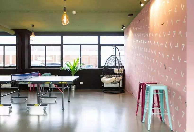 Urban Hotel The Golden Stork