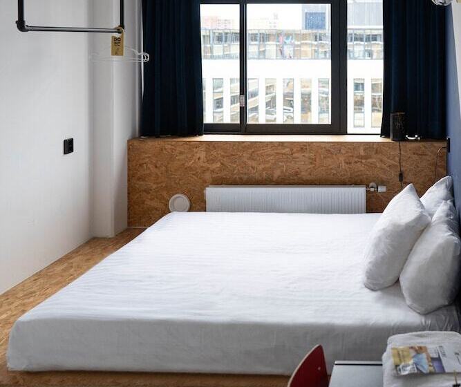 Urban Hotel The Golden Stork