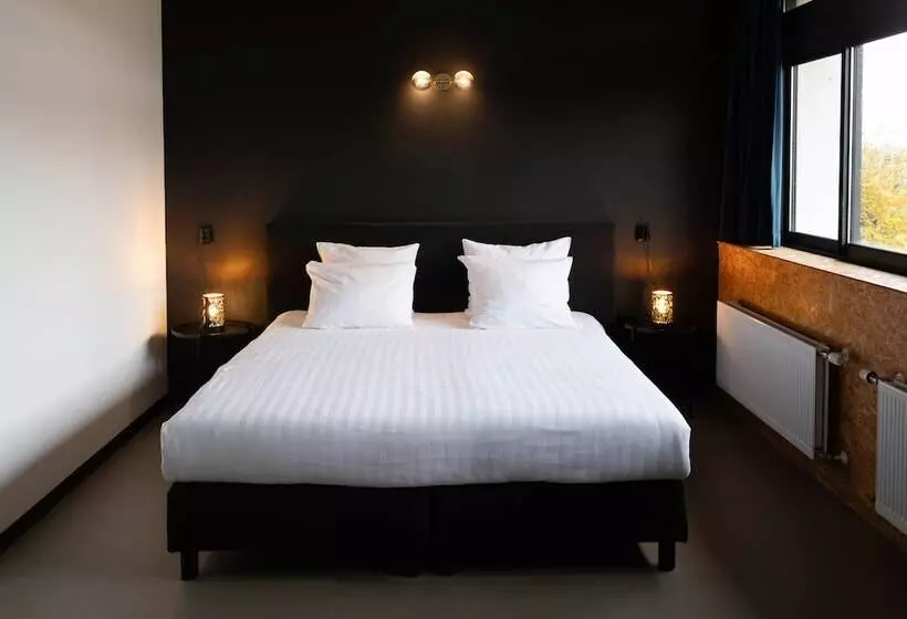 Urban Hotel The Golden Stork