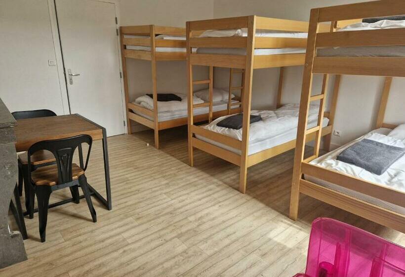 ユースホステル River Pop