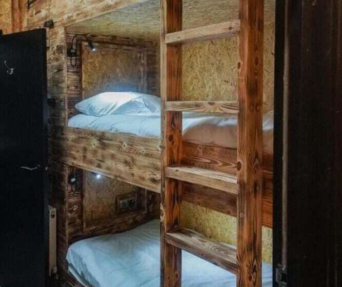 هاستل The Studio