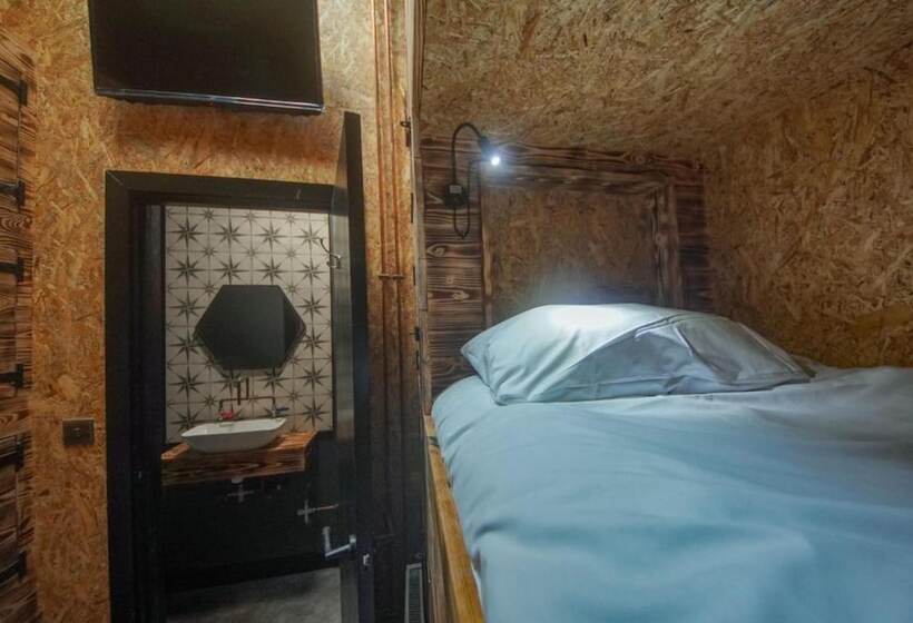 هاستل The Studio