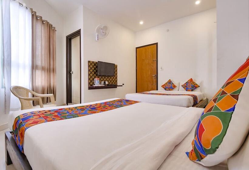 Bed and Breakfast Fabexpress Krishna Suites
