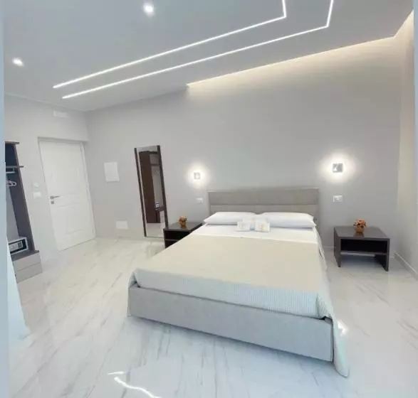ベッドアンドブレックファースト Meligrana Central Rooms