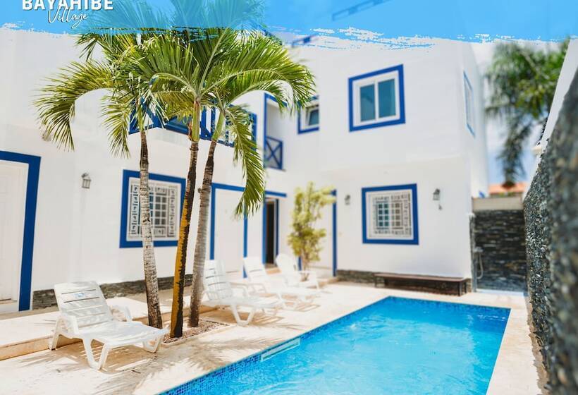 ホテル Tribe Inn & Rooftop Lounge