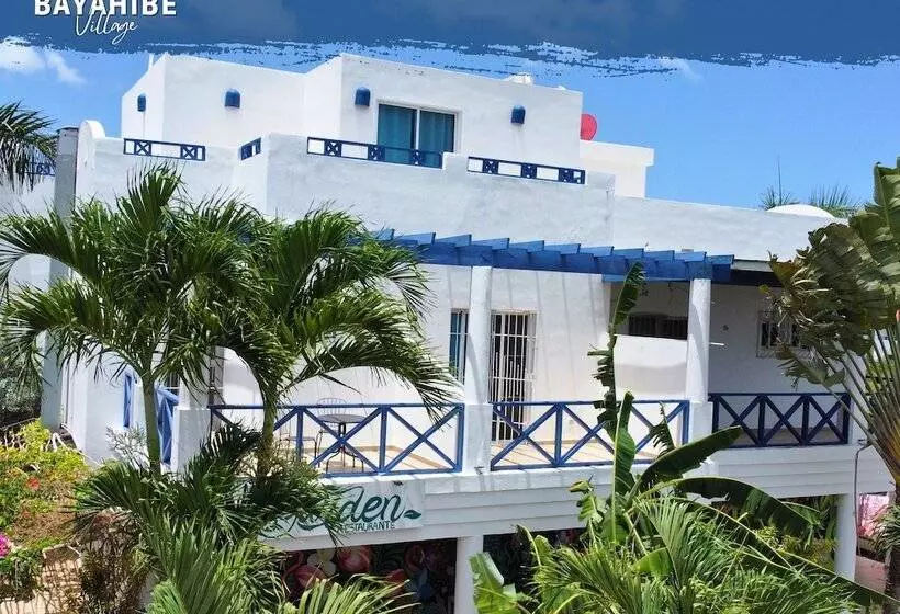 Hotelli Tribe Inn & Rooftop Lounge