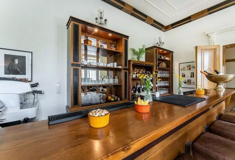 Hotelli Zámek Dobřenice