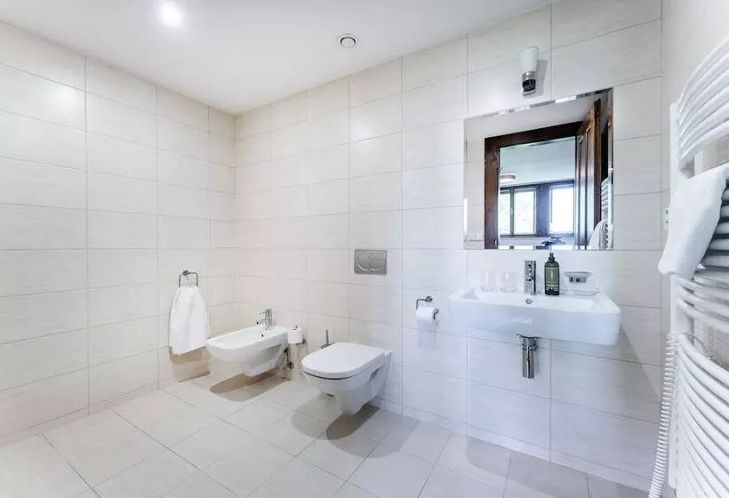 Hotelli Zámek Dobřenice