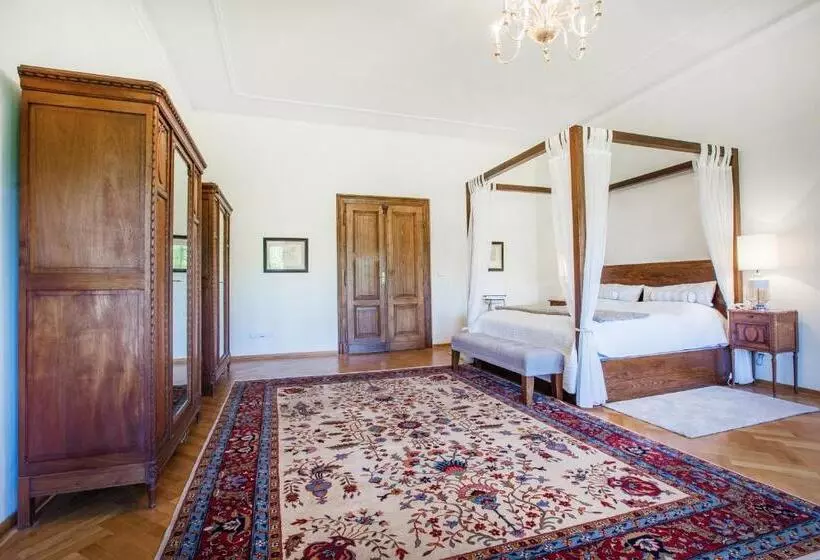 Hotelli Zámek Dobřenice