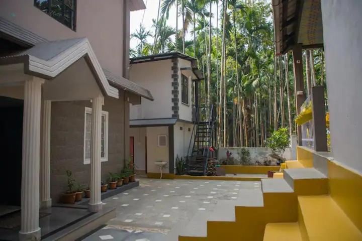 پانسیون Bri Mansion