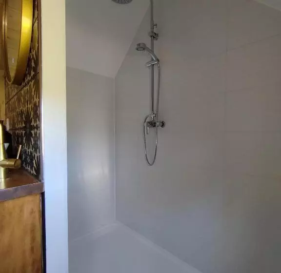 Majatalo Cottage Climatisé Avec Baignoire Spa 2 Personnes