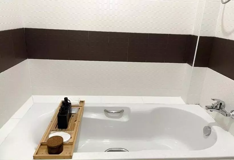 Hotelli Chaithalay Khanom Resort