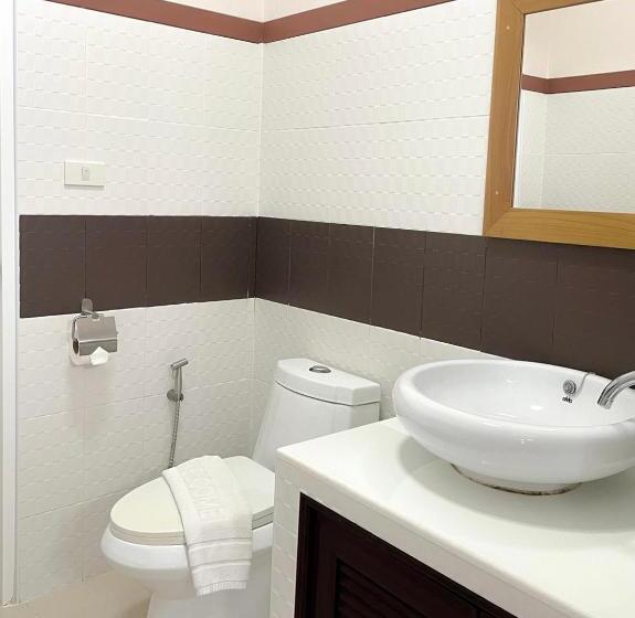 فندق Chaithalay Khanom Resort