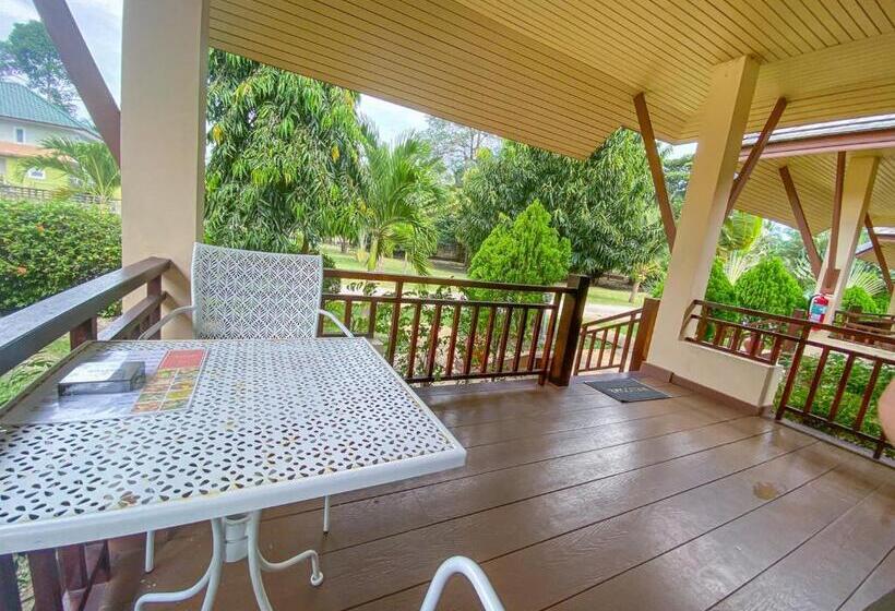 فندق Chaithalay Khanom Resort