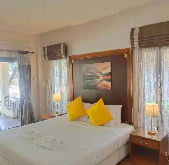 Hotelli Chaithalay Khanom Resort