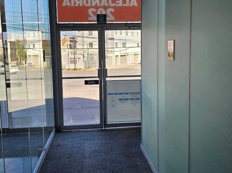 Hotel Sttiny Monterrey Tecnológico