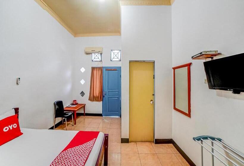 Oyo 90834 Hotel Anugrah