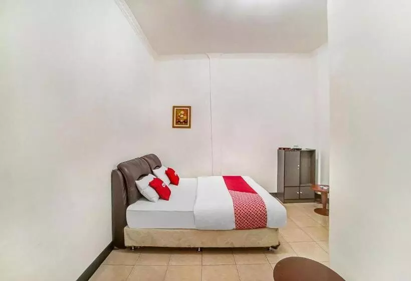 Oyo 90834 Hotel Anugrah