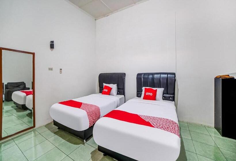 Oyo 90834 Hotel Anugrah