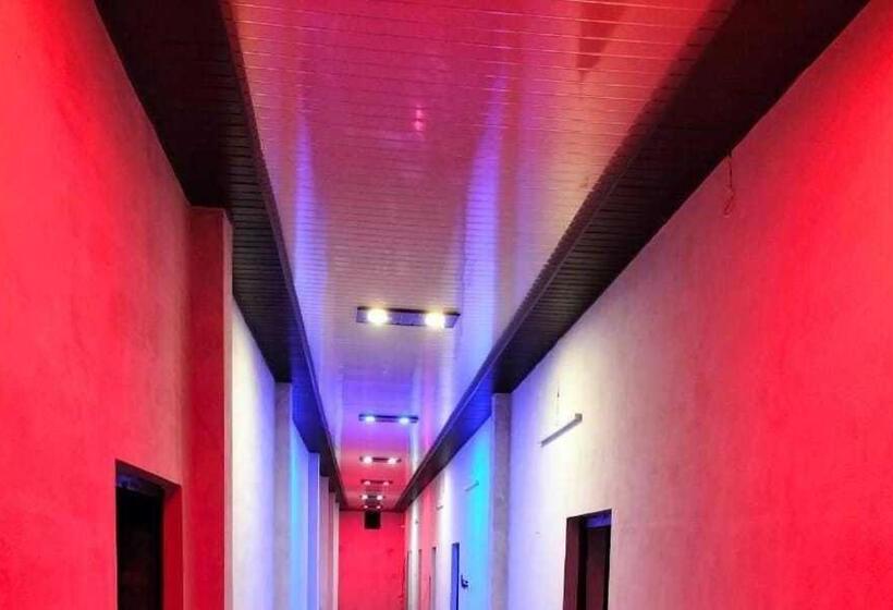 Spot On Hotel Paradise