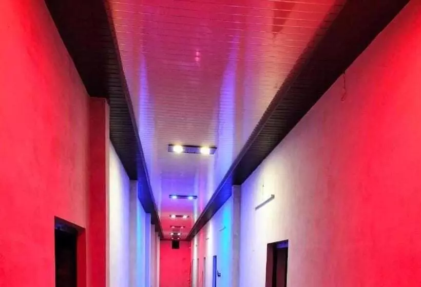 Spot On Hotel Paradise