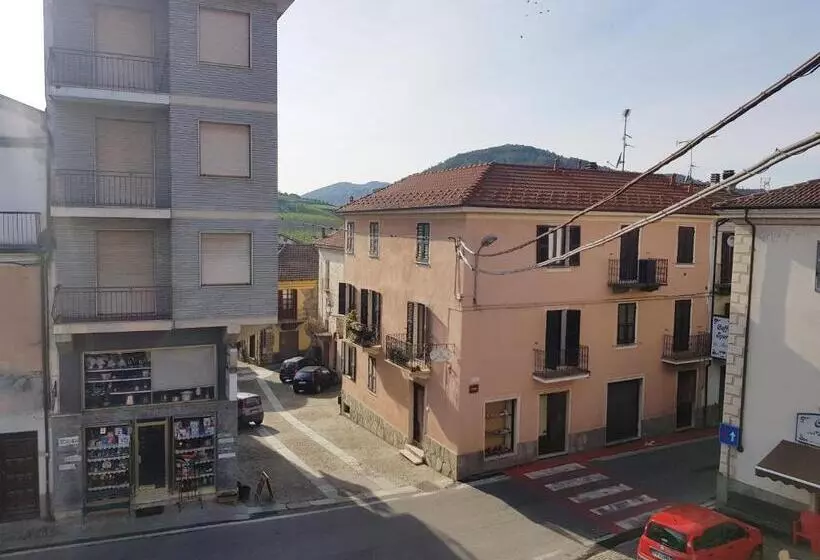 ベッドアンドブレックファースト Appartamento Isabella Nel Centro Di Monastero Bormida