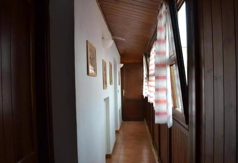 ベッドアンドブレックファースト Appartamento Isabella Nel Centro Di Monastero Bormida