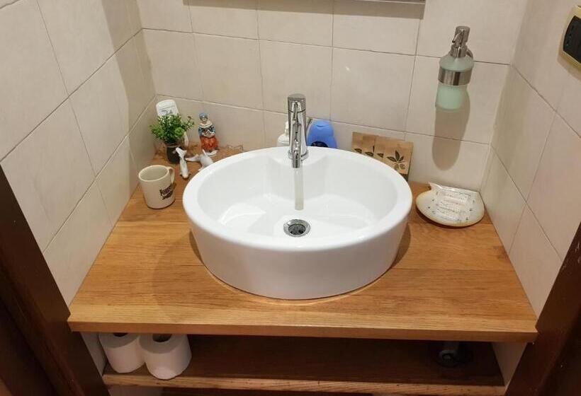 Bed and Breakfast Appartamento Isabella Nel Centro Di Monastero Bormida