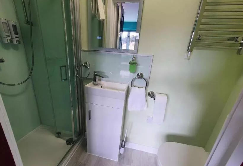 Aamiaismajoitus (B&B) Ceum Thairis