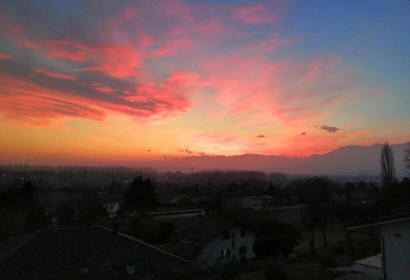 تختخواب و صبحانه Le Viole Bianche