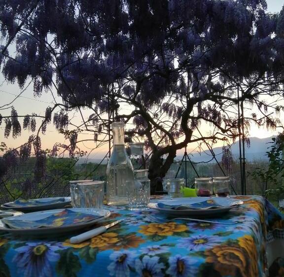 تختخواب و صبحانه Le Viole Bianche