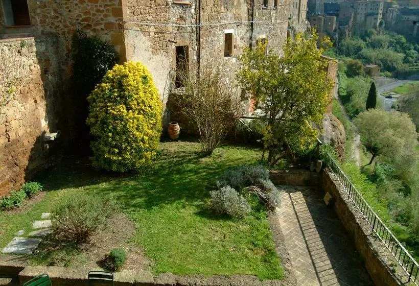 ベッドアンドブレックファースト Un Giardino Nel Tufo