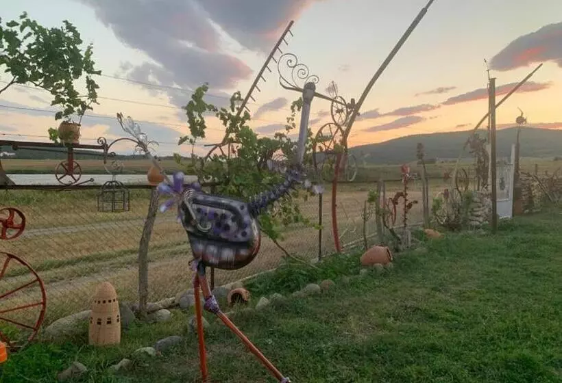 هتل Golden Cradle