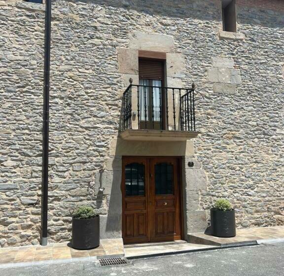 هتل Hostel El Jardin