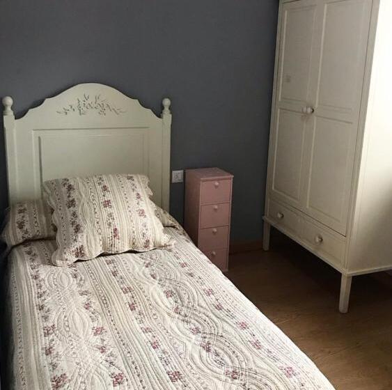 هتل Hostel El Jardin