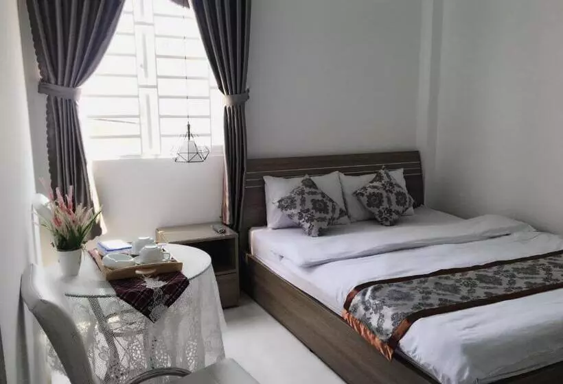 Sao Khue Riverside Hotel & Coffee