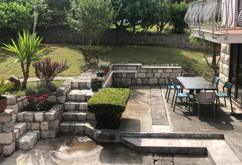 پانسیون Igors