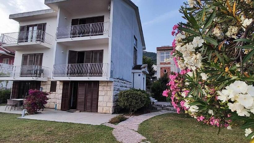 پانسیون Igors