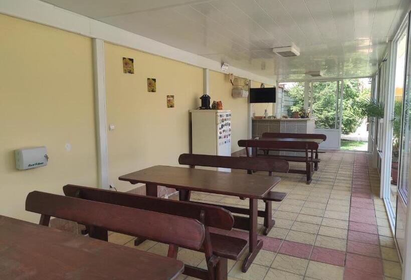 بنسيون Sunny House Apartments