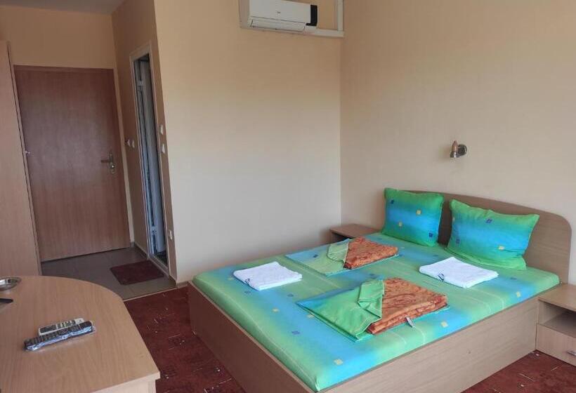 بنسيون Sunny House Apartments