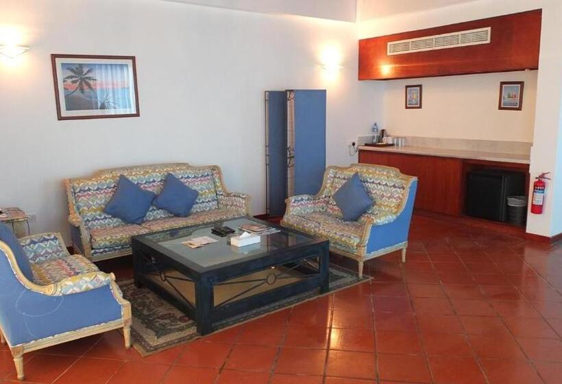 Albander Hotel & Resort